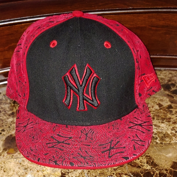 ny fitted hat